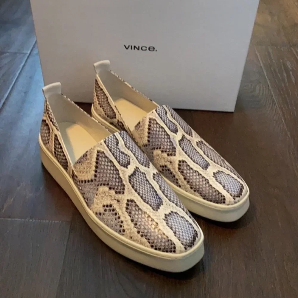 NIB ~ VINCE SAXON 2 BLUE SNAKE SLIP ON SNEAKER sz 9.5